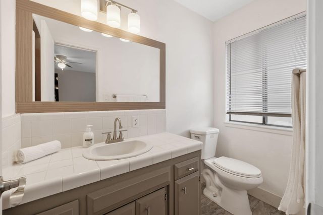 692 W Gettysburg Avenue, Clovis, CA 93612