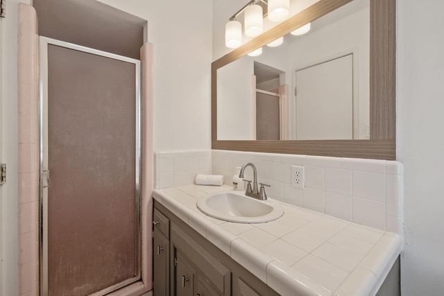 692 W Gettysburg Avenue, Clovis, CA 93612