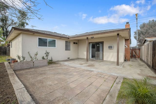 692 W Gettysburg Avenue, Clovis, CA 93612