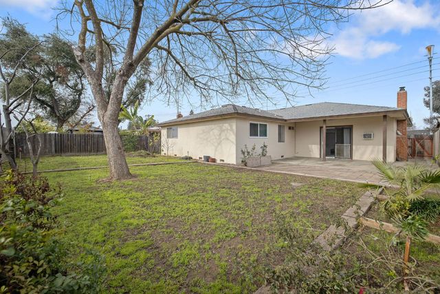 692 W Gettysburg Avenue, Clovis, CA 93612