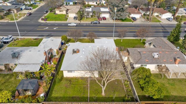 692 W Gettysburg Avenue, Clovis, CA 93612