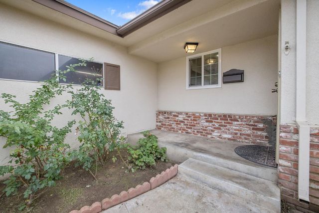 692 W Gettysburg Avenue, Clovis, CA 93612