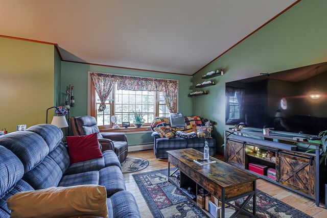 4 Spinnaker Drive, Derry, NH 03038