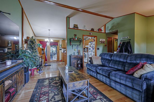4 Spinnaker Drive, Derry, NH 03038