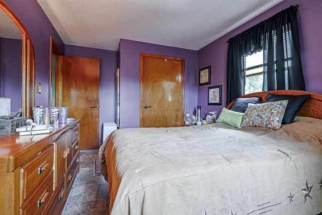 4 Spinnaker Drive, Derry, NH 03038
