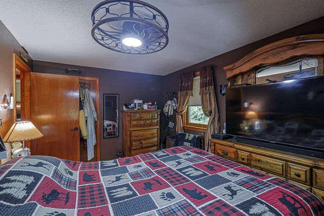 4 Spinnaker Drive, Derry, NH 03038