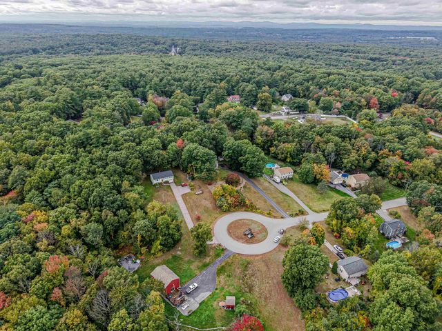 4 Spinnaker Drive, Derry, NH 03038