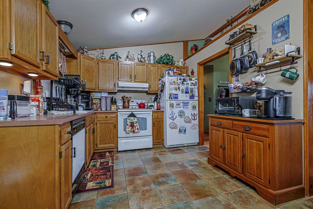 4 Spinnaker Drive, Derry, NH 03038