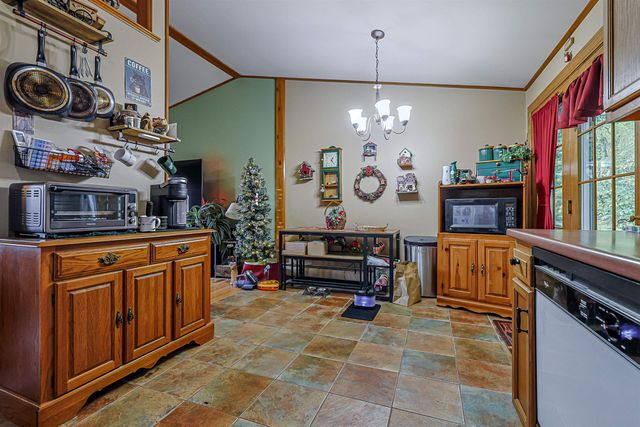 4 Spinnaker Drive, Derry, NH 03038