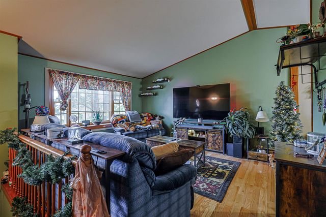 4 Spinnaker Drive, Derry, NH 03038