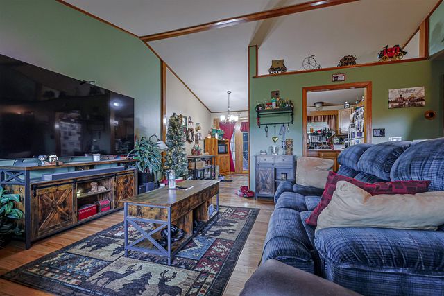 4 Spinnaker Drive, Derry, NH 03038