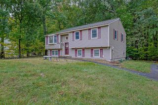 4 Spinnaker Drive, Derry, NH 03038