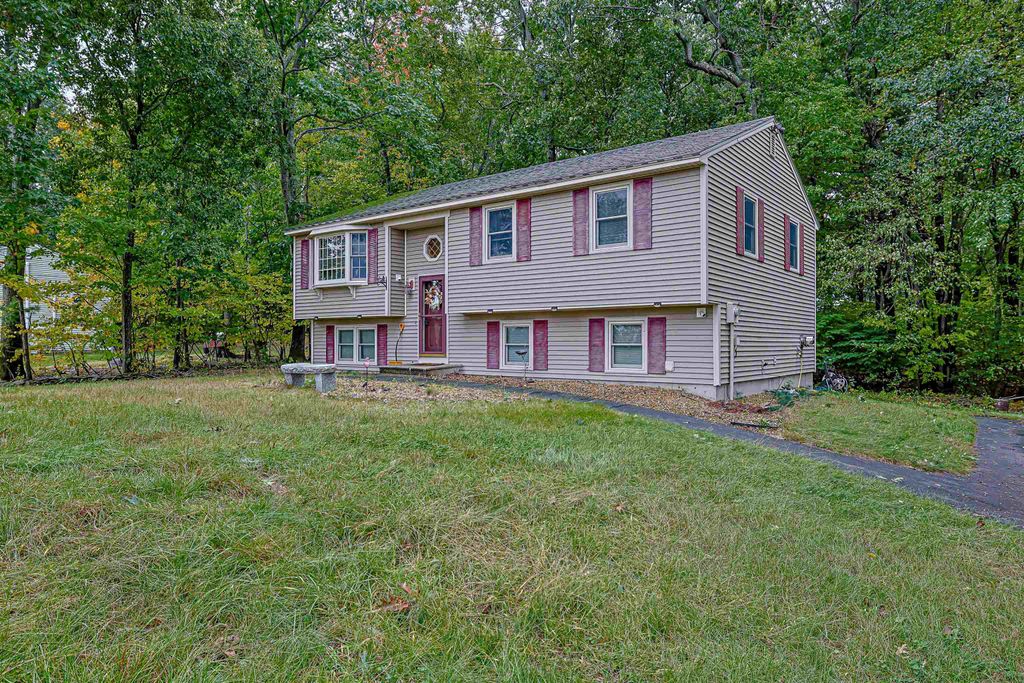 4 Spinnaker Drive, Derry, NH 03038