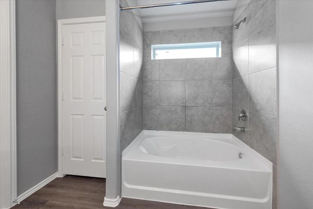 222 Cumberland Forest Drive, Magnolia, TX 77354