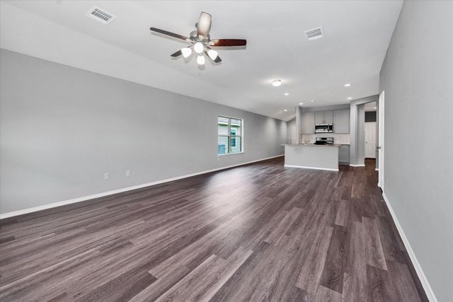 222 Cumberland Forest Drive, Magnolia, TX 77354