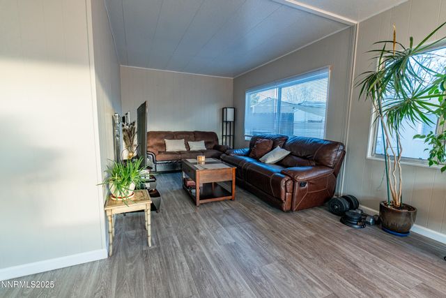 16180 Rhyolite Circle, Reno, NV 89521