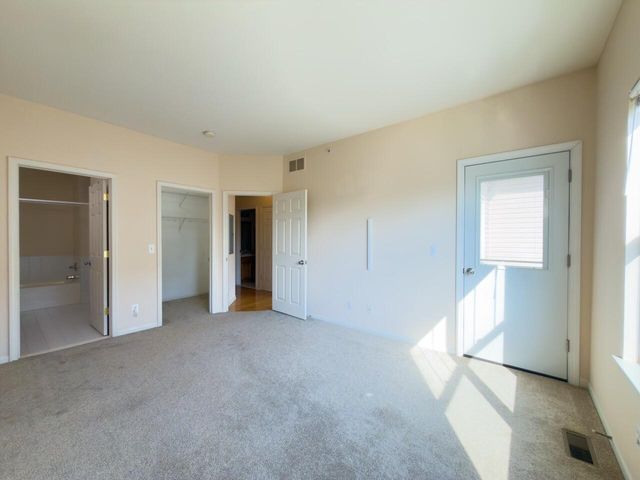 25552 Portico Lane, Novi, MI 48375