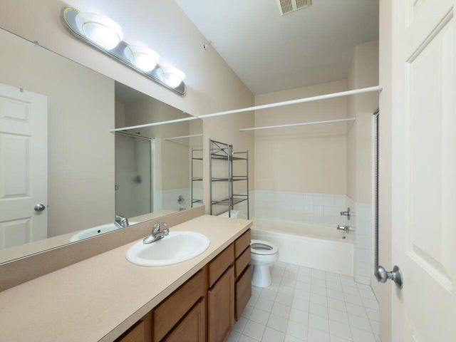 25552 Portico Lane, Novi, MI 48375