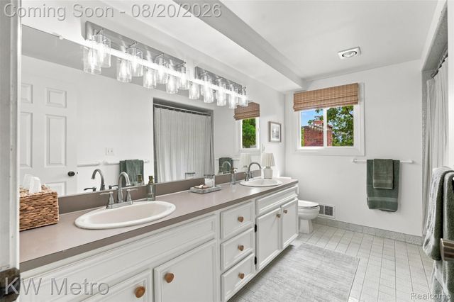 12675 Portsmouth Court, Plymouth Charter Township, MI 48170