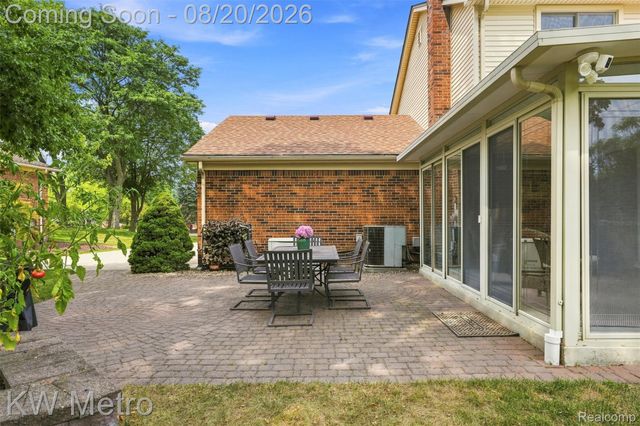 12675 Portsmouth Court, Plymouth Charter Township, MI 48170