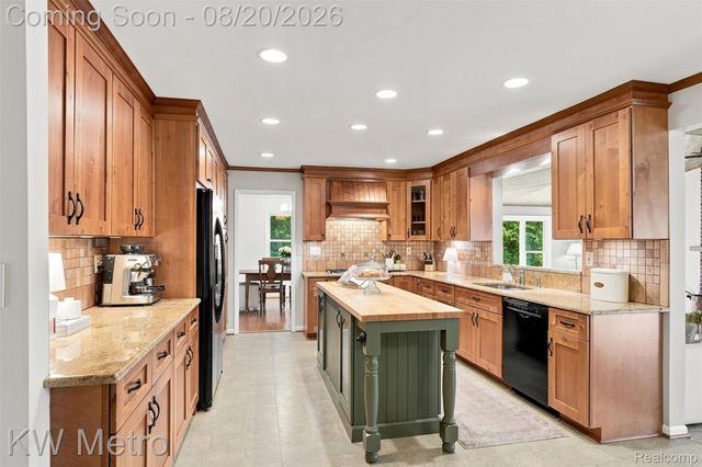12675 Portsmouth Court, Plymouth Charter Township, MI 48170