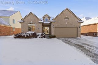 13516 Trotters Lane, Sterling Heights, MI 48313