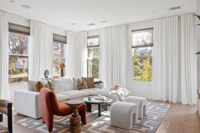 1410 Woodlawn RD B, Austin, TX 78703