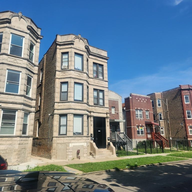 1264 S Saint Louis Avenue, Chicago, IL 60623