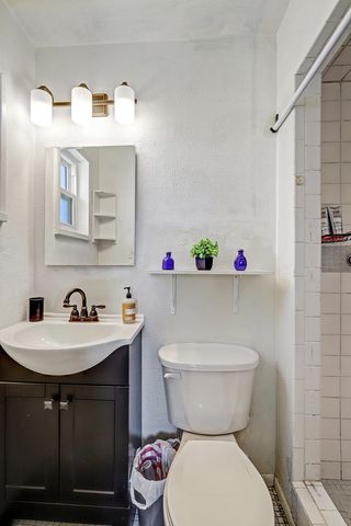 1113 June Street NE, Albuquerque, NM 87112