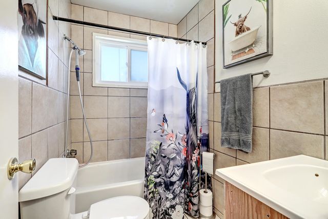 1113 June Street NE, Albuquerque, NM 87112