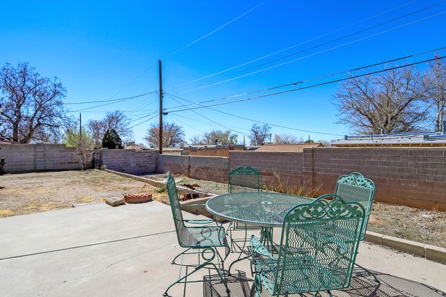 1113 June Street NE, Albuquerque, NM 87112