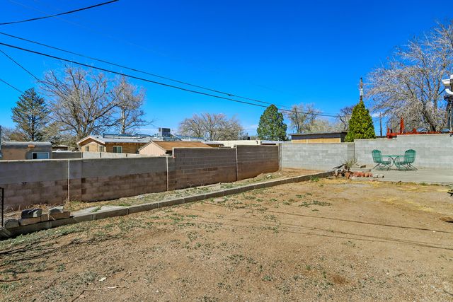 1113 June Street NE, Albuquerque, NM 87112