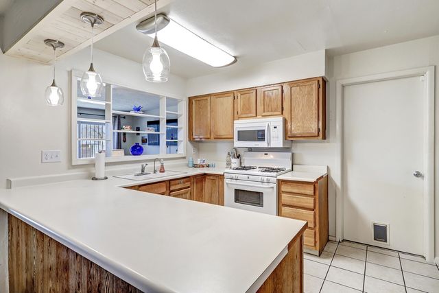 1113 June Street NE, Albuquerque, NM 87112