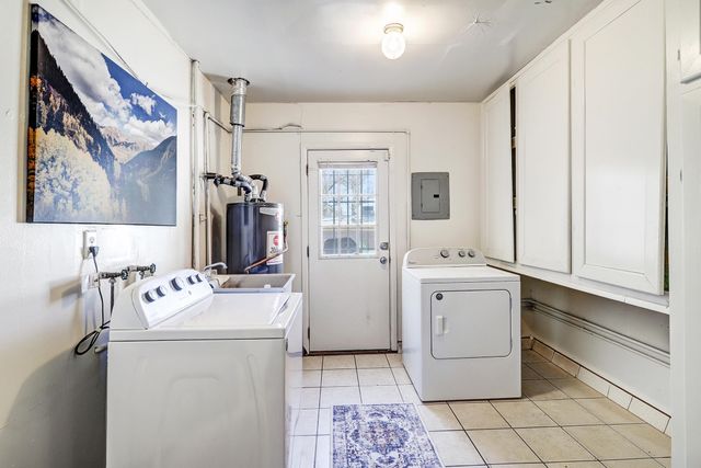 1113 June Street NE, Albuquerque, NM 87112