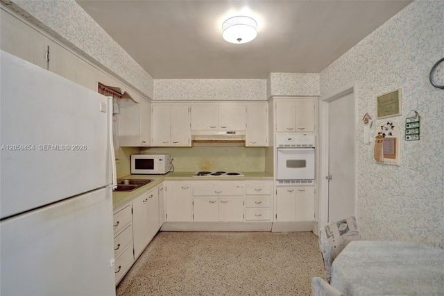 420 SW 71st Way, Pembroke Pines, FL 33023