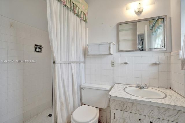 420 SW 71st Way, Pembroke Pines, FL 33023