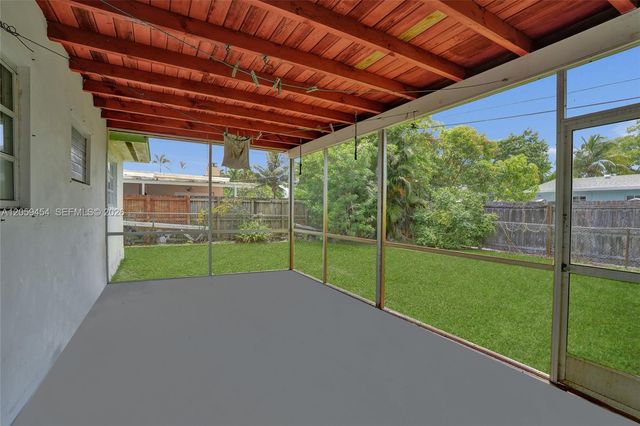 420 SW 71st Way, Pembroke Pines, FL 33023