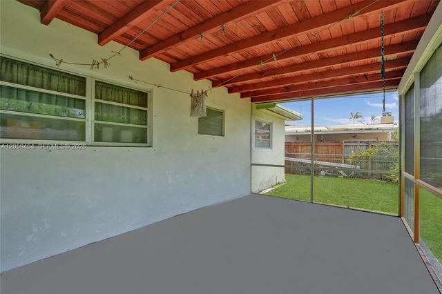 420 SW 71st Way, Pembroke Pines, FL 33023