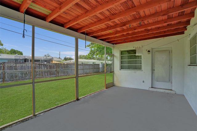 420 SW 71st Way, Pembroke Pines, FL 33023