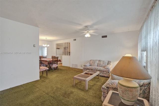 420 SW 71st Way, Pembroke Pines, FL 33023