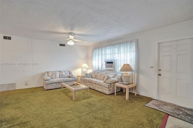 420 SW 71st Way, Pembroke Pines, FL 33023
