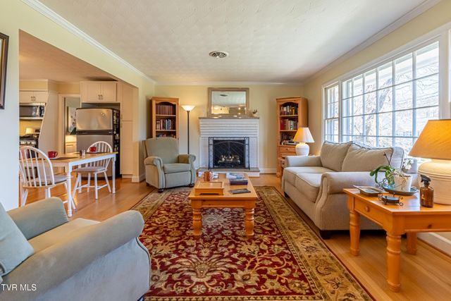 595 Northeast Court Street, Abingdon, VA 24210