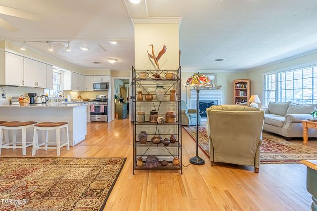 595 Northeast Court Street, Abingdon, VA 24210