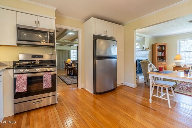 595 Northeast Court Street, Abingdon, VA 24210