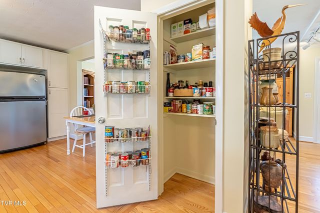 595 Northeast Court Street, Abingdon, VA 24210