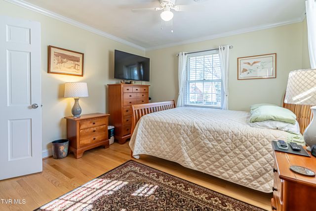 595 Northeast Court Street, Abingdon, VA 24210