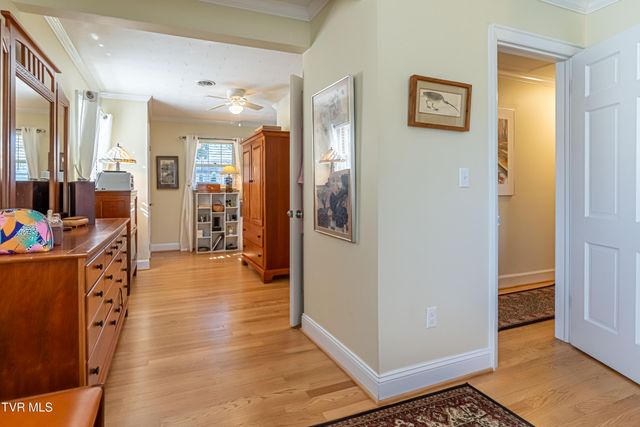 595 Northeast Court Street, Abingdon, VA 24210