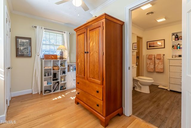 595 Northeast Court Street, Abingdon, VA 24210