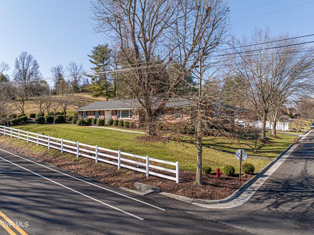 595 Northeast Court Street, Abingdon, VA 24210