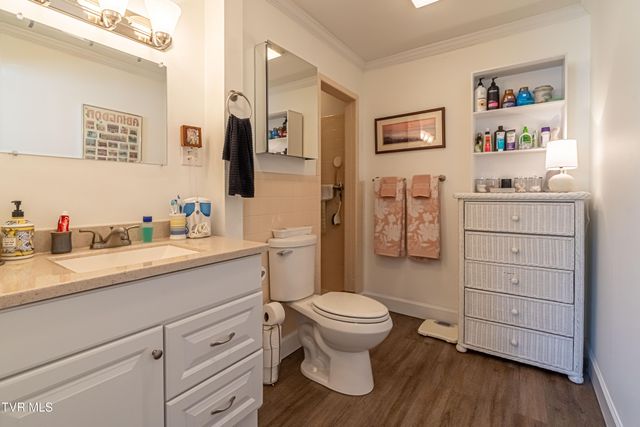 595 Northeast Court Street, Abingdon, VA 24210